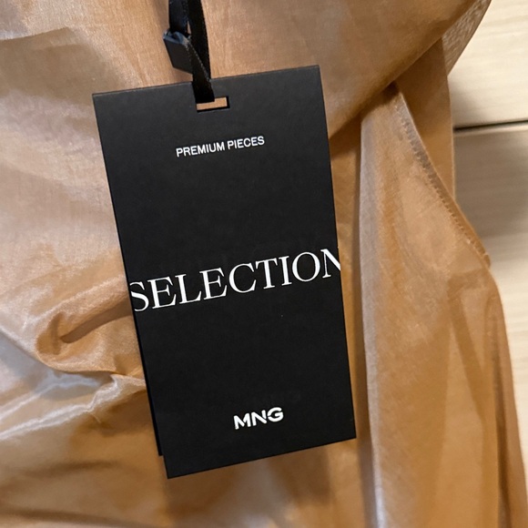 Elegant sheer top - Picture 2 of 5